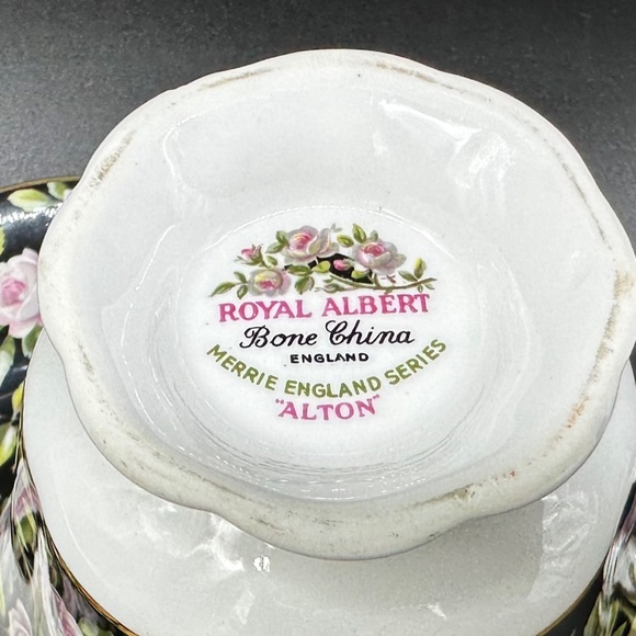 Royal Albert Merrie England Series Alton Tea Cup Saucer Set England Bone China - Picture 5 of 5